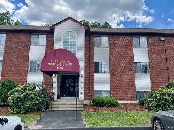 1600 Skyline Dr #6, Lowell, MA 01854