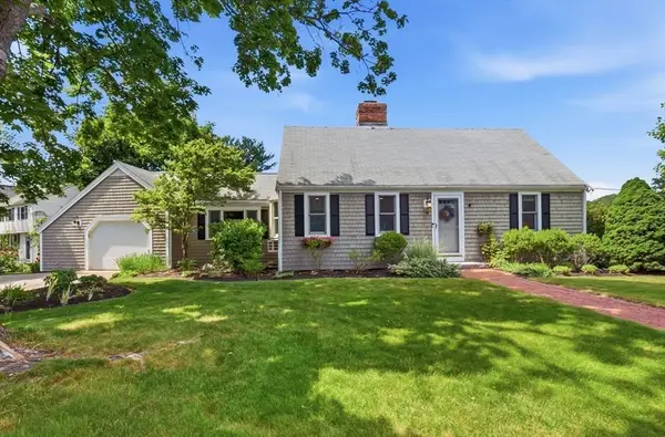 4 Everett Dr, Newburyport, MA 01950