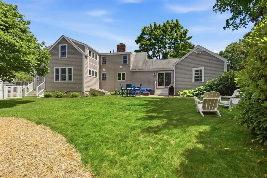 4 Everett Dr, Newburyport, MA 01950 - #2