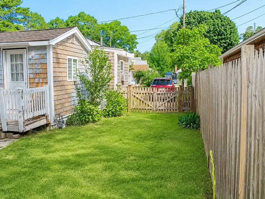 9 Medina Dr, Wareham, MA 02571 - #2