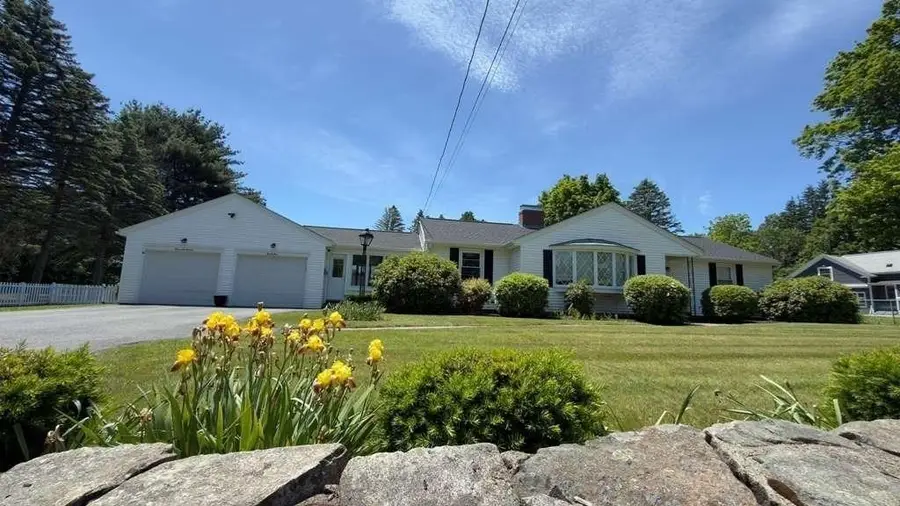 91 Pleasant St, Northborough, MA 01532 - #2
