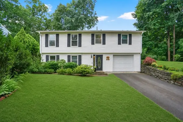 157 Meadow Rd, Longmeadow, MA 01106