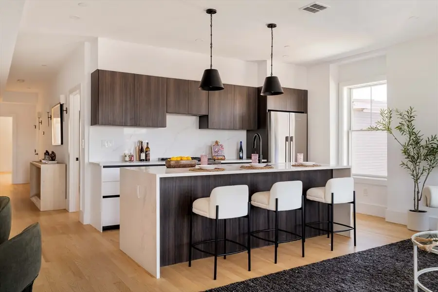 30 Condor St #4, Boston, MA 02128 - #2