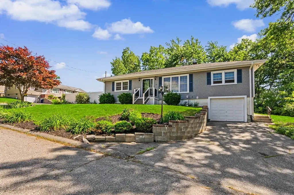 28 Carrington Ave, Dracut, MA 01826 - #1