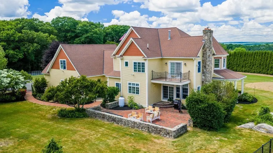545 Hazel St, Uxbridge, MA 01569 - #3
