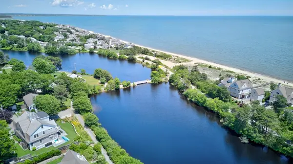 19 Monahansett Rd, Mashpee, MA 02649