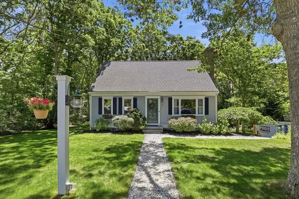 10 Checkerberry Ln, Sandwich, MA 02644