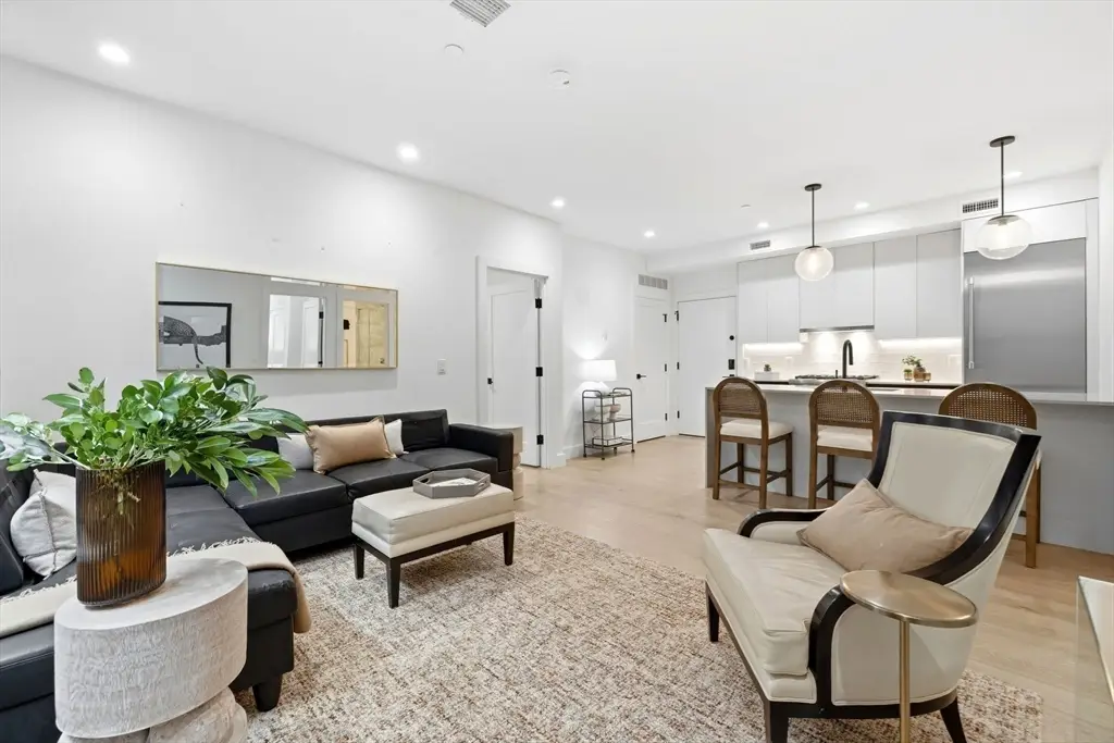 472 W Broadway #202, Boston, MA 02127 - #1