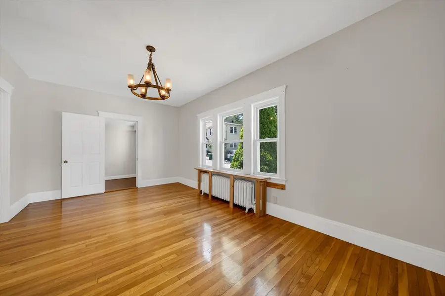 11 North Warren St, Woburn, MA 01801 - #3