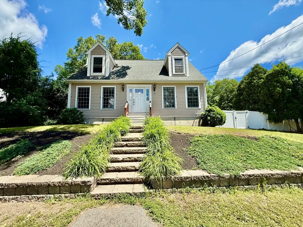 13 N Martin Rd, Amesbury, MA 01913 - #1