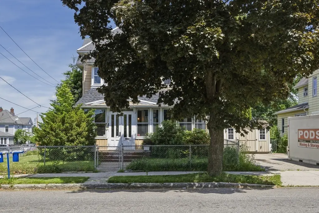 382 Pleasant St., Holyoke, MA 01040 - #1