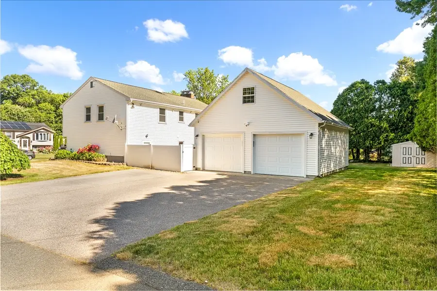 13 Oakdale St, Attleboro, MA 02703 - #3