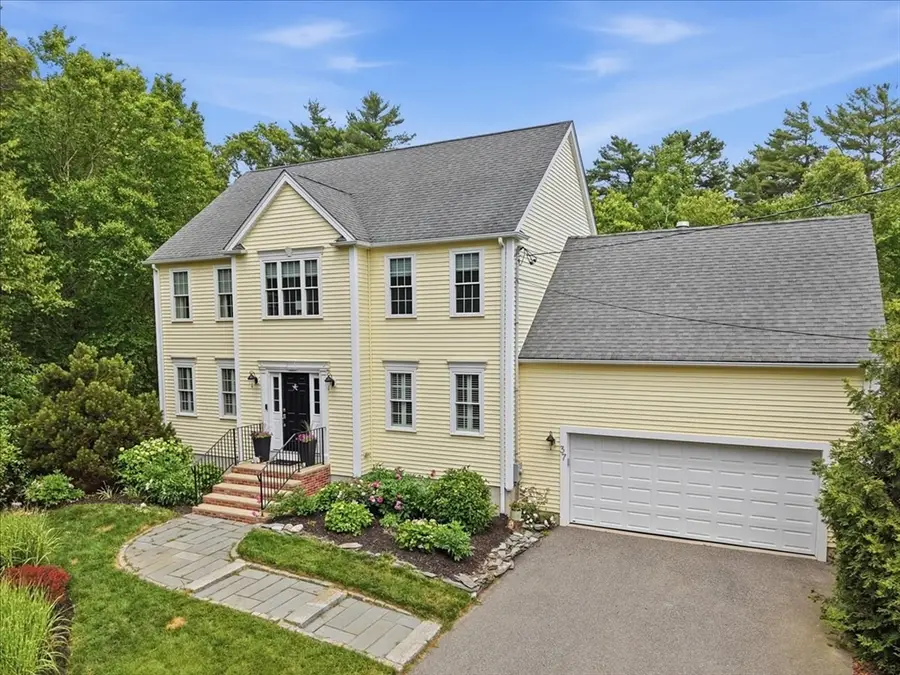 37 Sylvia St, Fairhaven, MA 02719 - #3