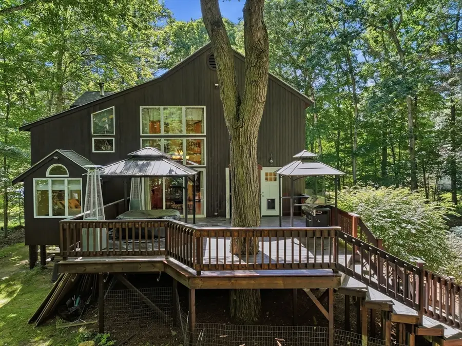 41 Apple Rd, Brimfield, MA 01010 - #3