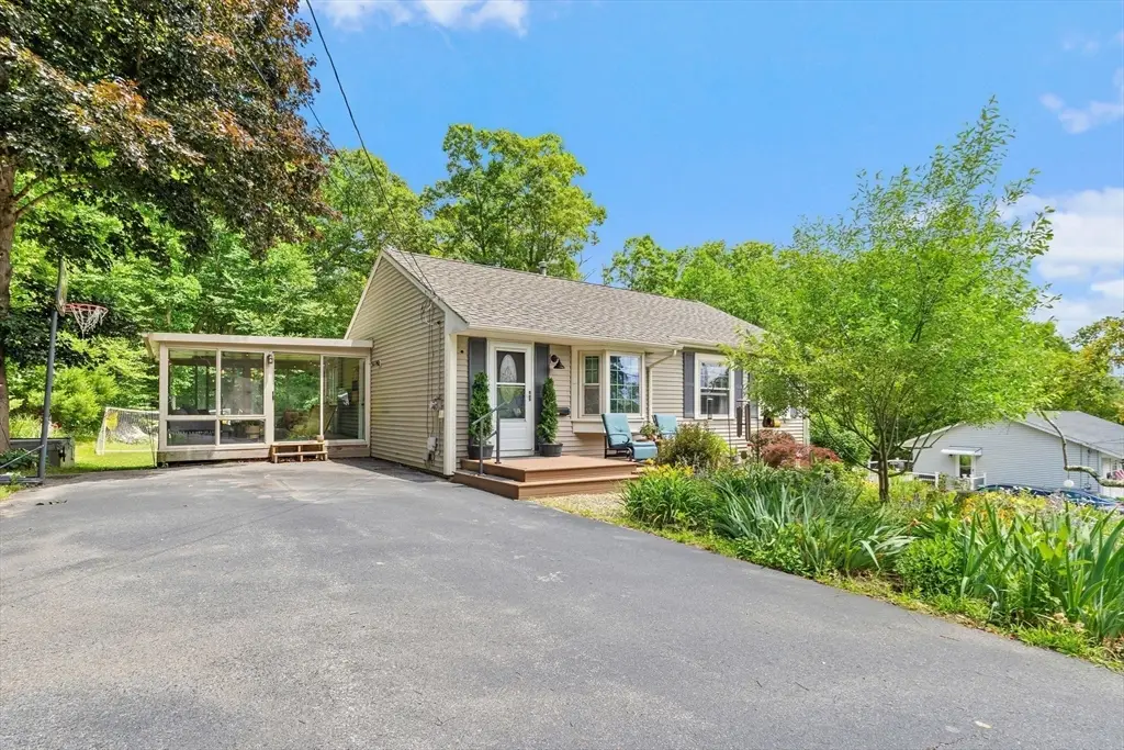 100 Delmar Dr, Northbridge, MA 01588 - #1
