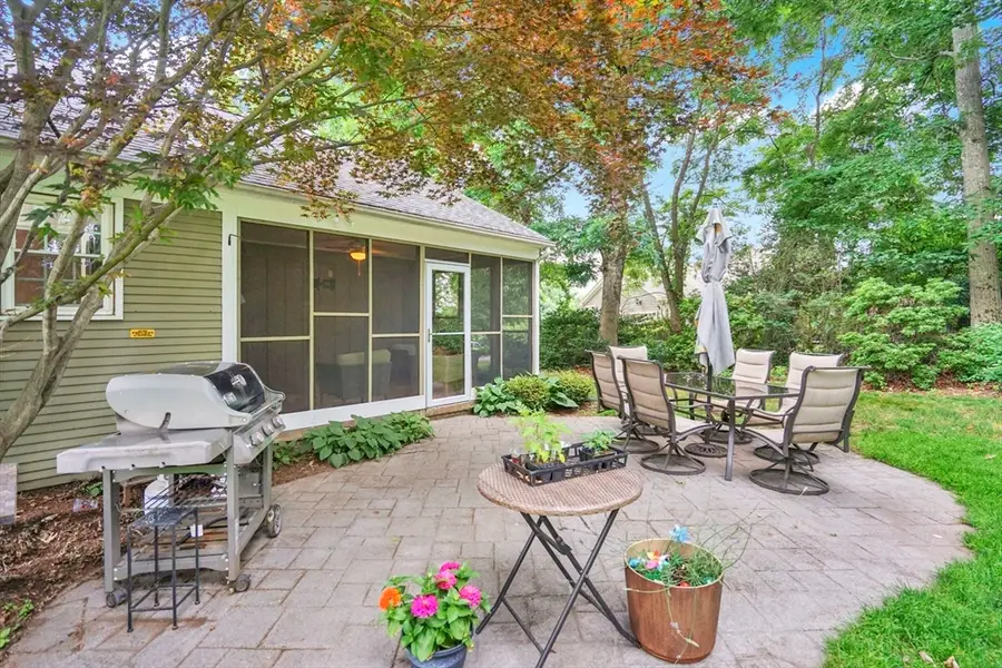 27 Eastwood Dr, Wilbraham, MA 01095 - #3