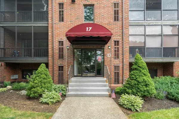 221 Oak #17-12, Brockton, MA 02301