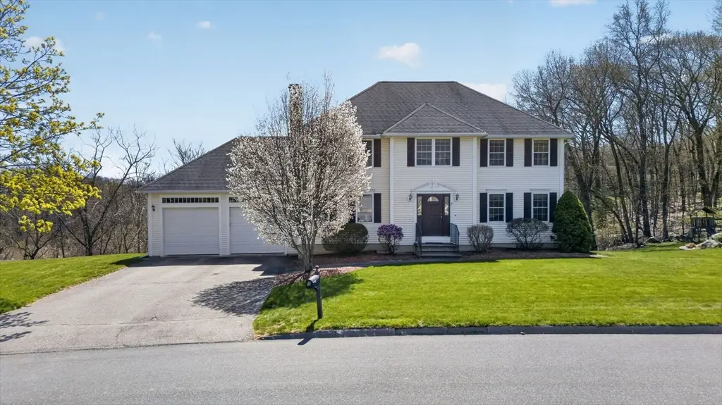 4 Lt Litchfield, Burlington, MA 01803 - #1