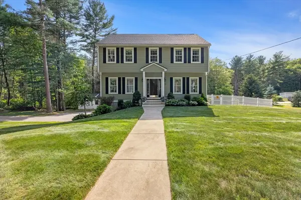 304 Quaker St, Northbridge, MA 01534