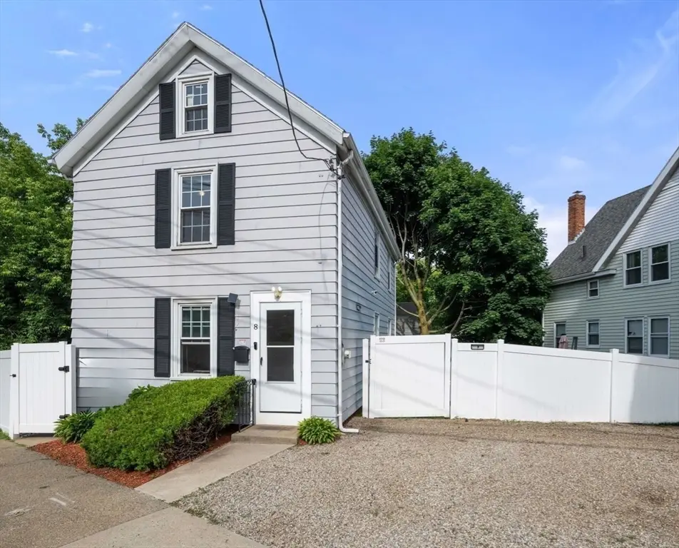 8 Pulaski St, Peabody, MA 01960 - #1