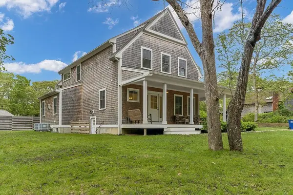 28 Grovedale Road, Oak Bluffs, MA 02568