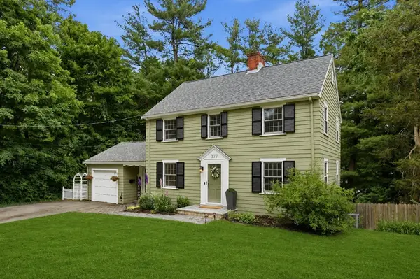 377 Pearl St, Reading, MA 01867