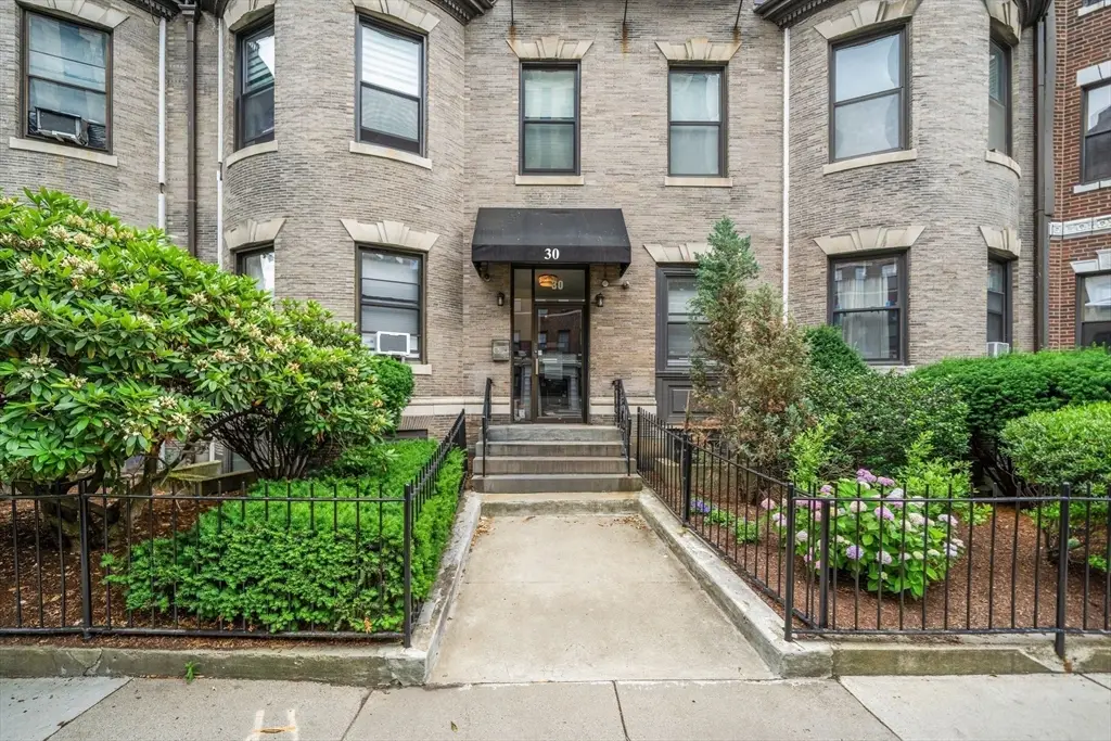 30 Peterborough #H, Boston, MA 02215 - #1