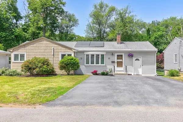 12 Lilian Rd Ext, Framingham, MA 01701