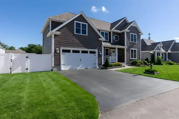 9 Bunker Ln, Lakeville, MA 02347