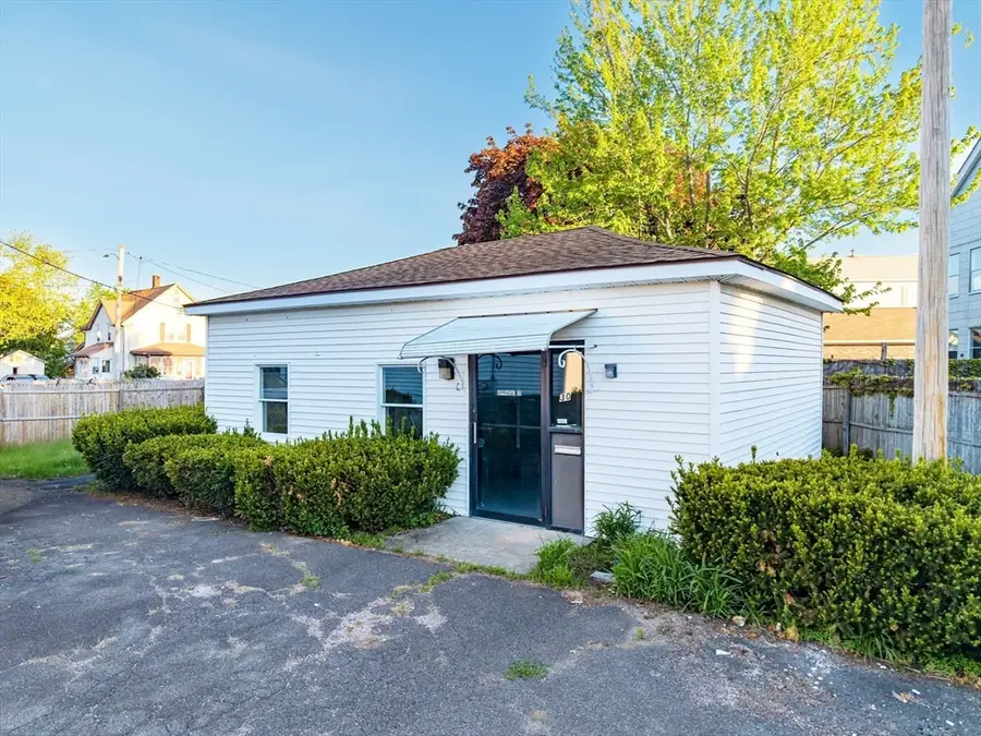 30 Dickinson Street, Chicopee, MA 01020 - #3