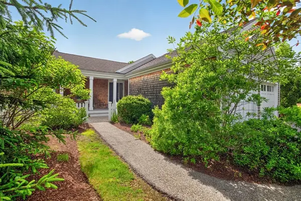 60 Conifer Hill #60, Plymouth, MA 02360