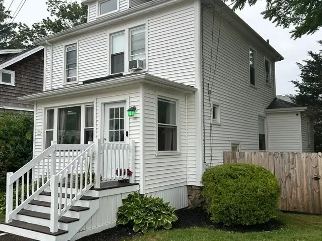 18 Ryder St, Dartmouth, MA 02747 - #1