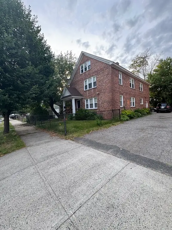 30-32 Colchester St, Springfield, MA 01109 - #2