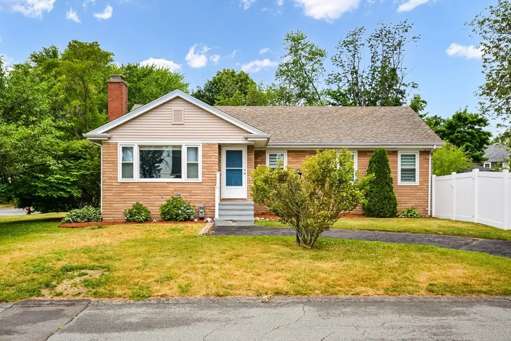 43 Fairview Ave, Somerset, MA 02726 - #1