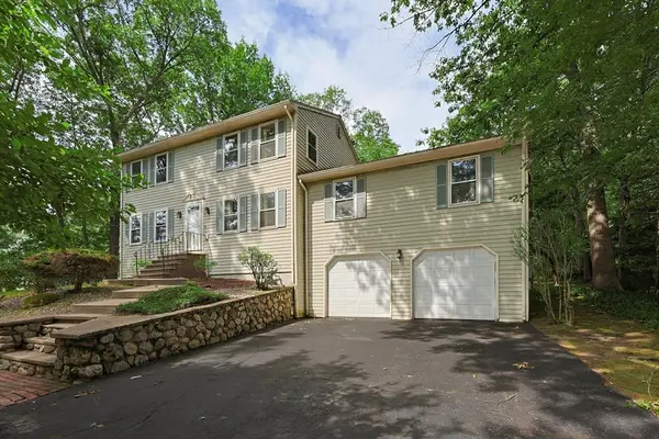 16 Blacksmith Rd, Cumberland, RI 02864