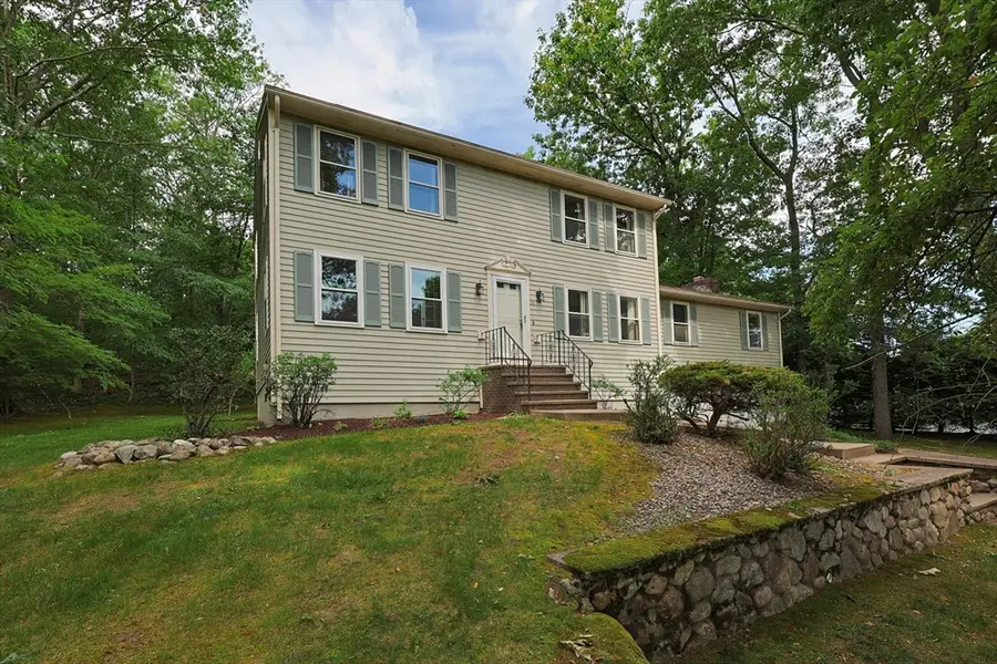 16 Blacksmith Rd, Cumberland, RI 02864 - #2