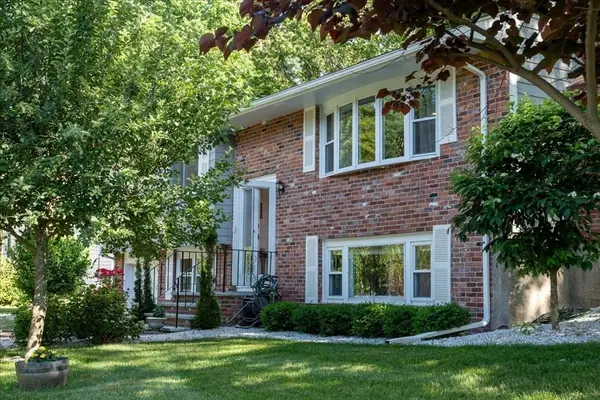 37 Lantern Ln., Sharon, MA 02067