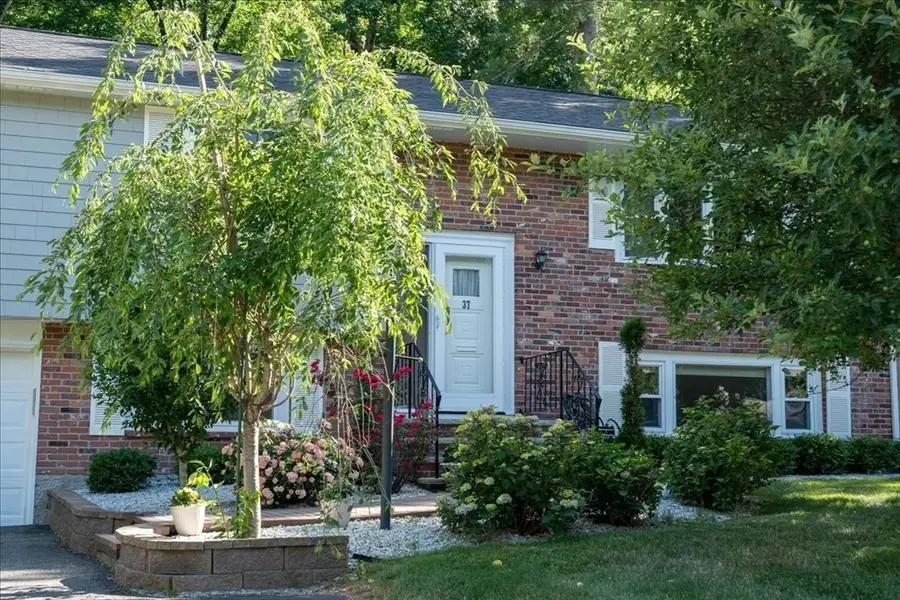 37 Lantern Ln., Sharon, MA 02067 - #3
