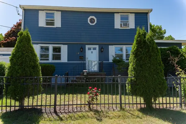 37 Maple Ave, Woburn, MA 01801
