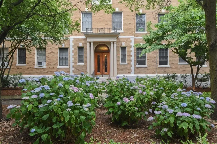 860 Massachusetts Avenue #854 8, Cambridge, MA 02139 - #3