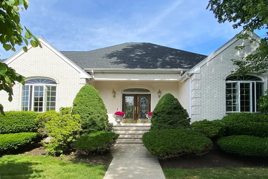 5 Concord Rd, Stoneham, MA 02180 - #1