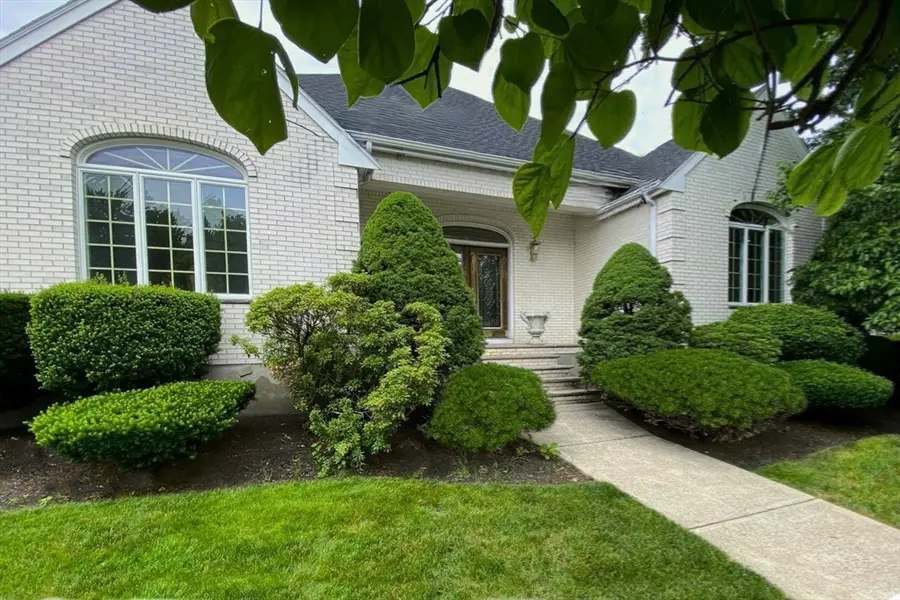 5 Concord Rd, Stoneham, MA 02180 - #2