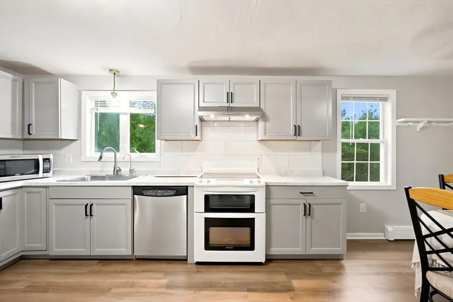 11 Elmwood Dr, Berkley, MA 02779 - #2