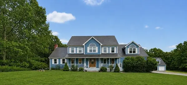 24 Rhodes St, Plainville, MA 02762
