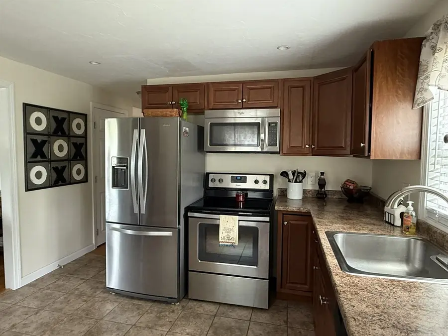 98 Indian Run Rd, Bellingham, MA 02019 - #2
