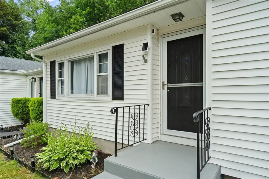 24 Helena St, Ludlow, MA 01056 - #2