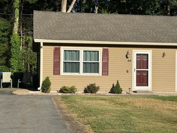 44 Old Forge Rd #44, Bridgewater, MA 02324