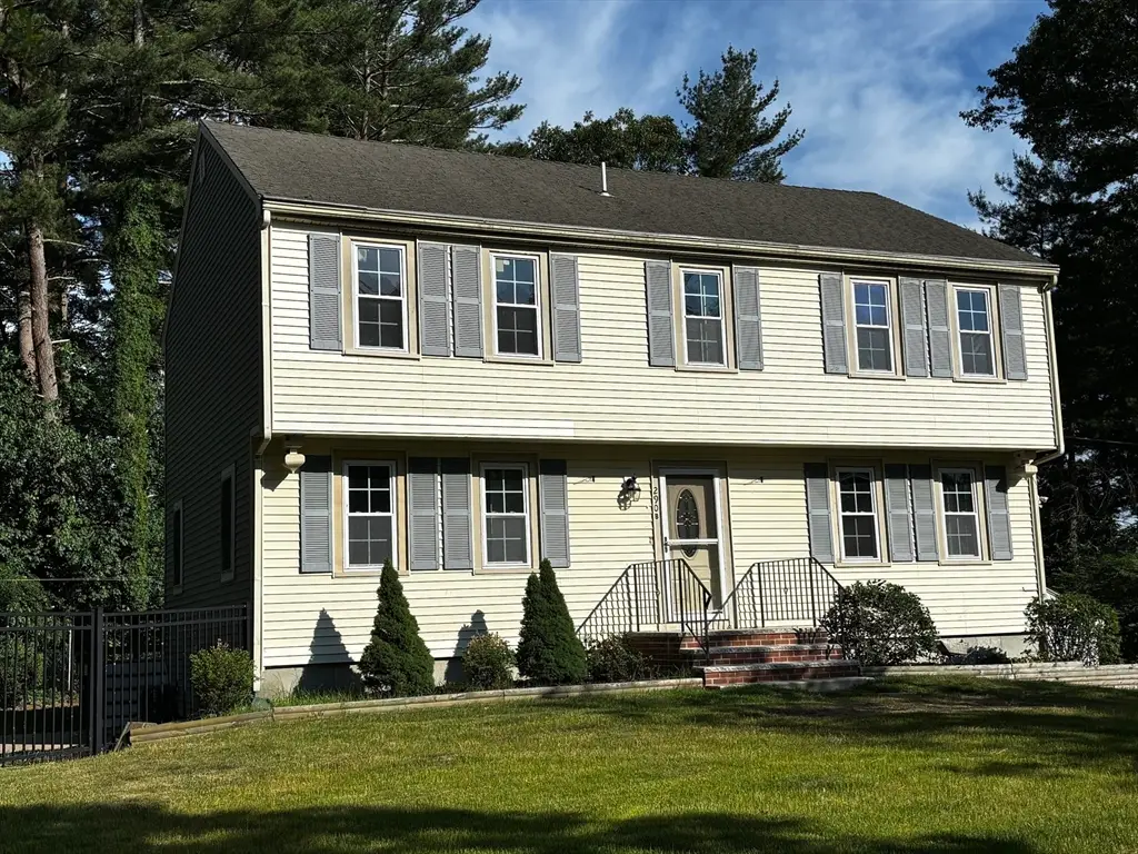 290 Center St #2, Pembroke, MA 02359 - #1