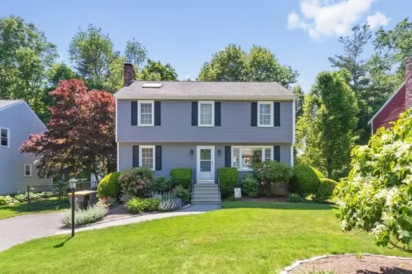 5 Perry Henderson Dr, Framingham, MA 01701
