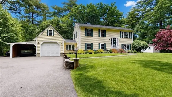 233 Tispaquin St, Middleboro, MA 02346